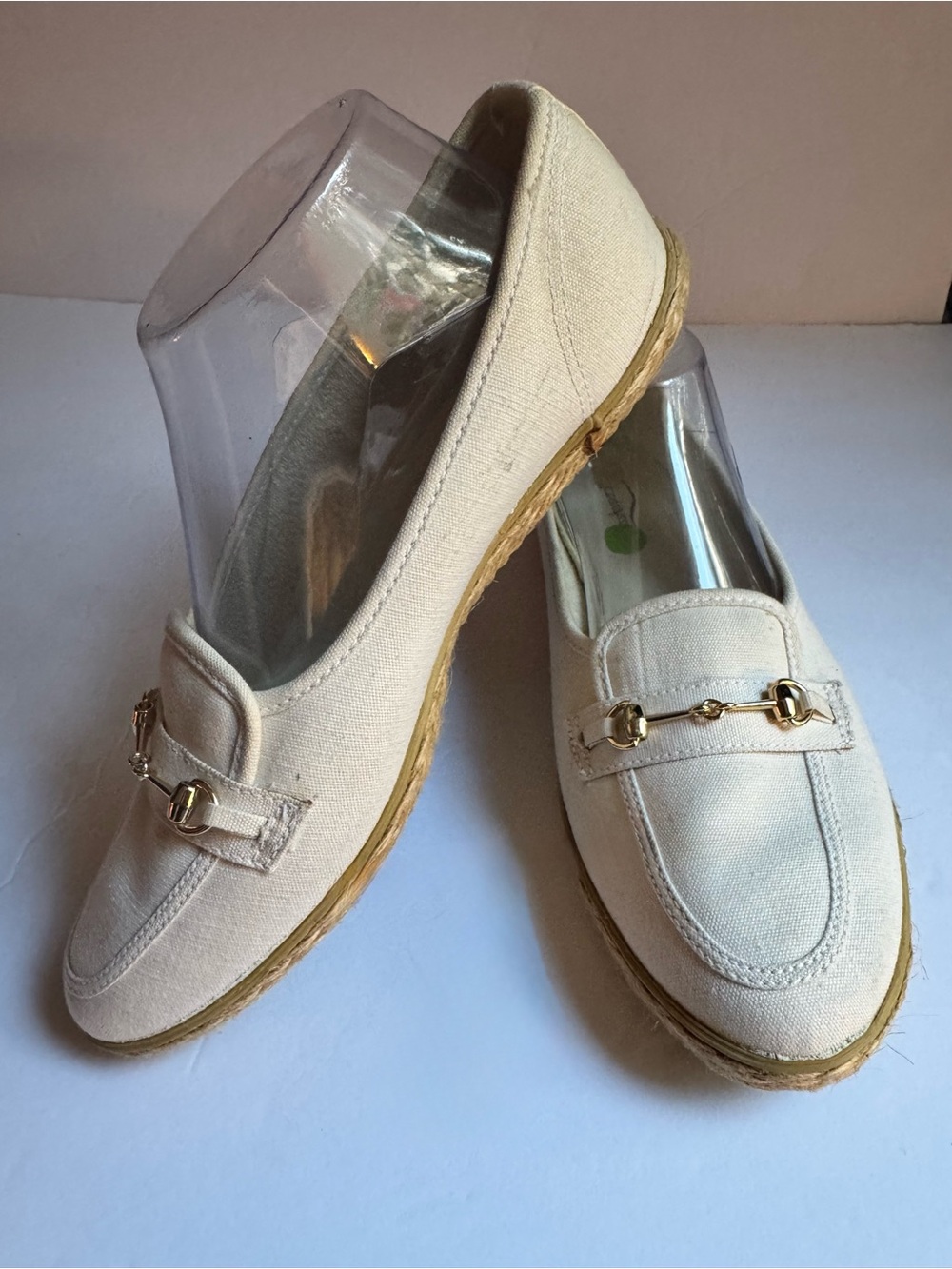 Grasshoppers Womens 9W Loafers Shoes Flats Ivory Fabric Slip On Gold Accent EUC